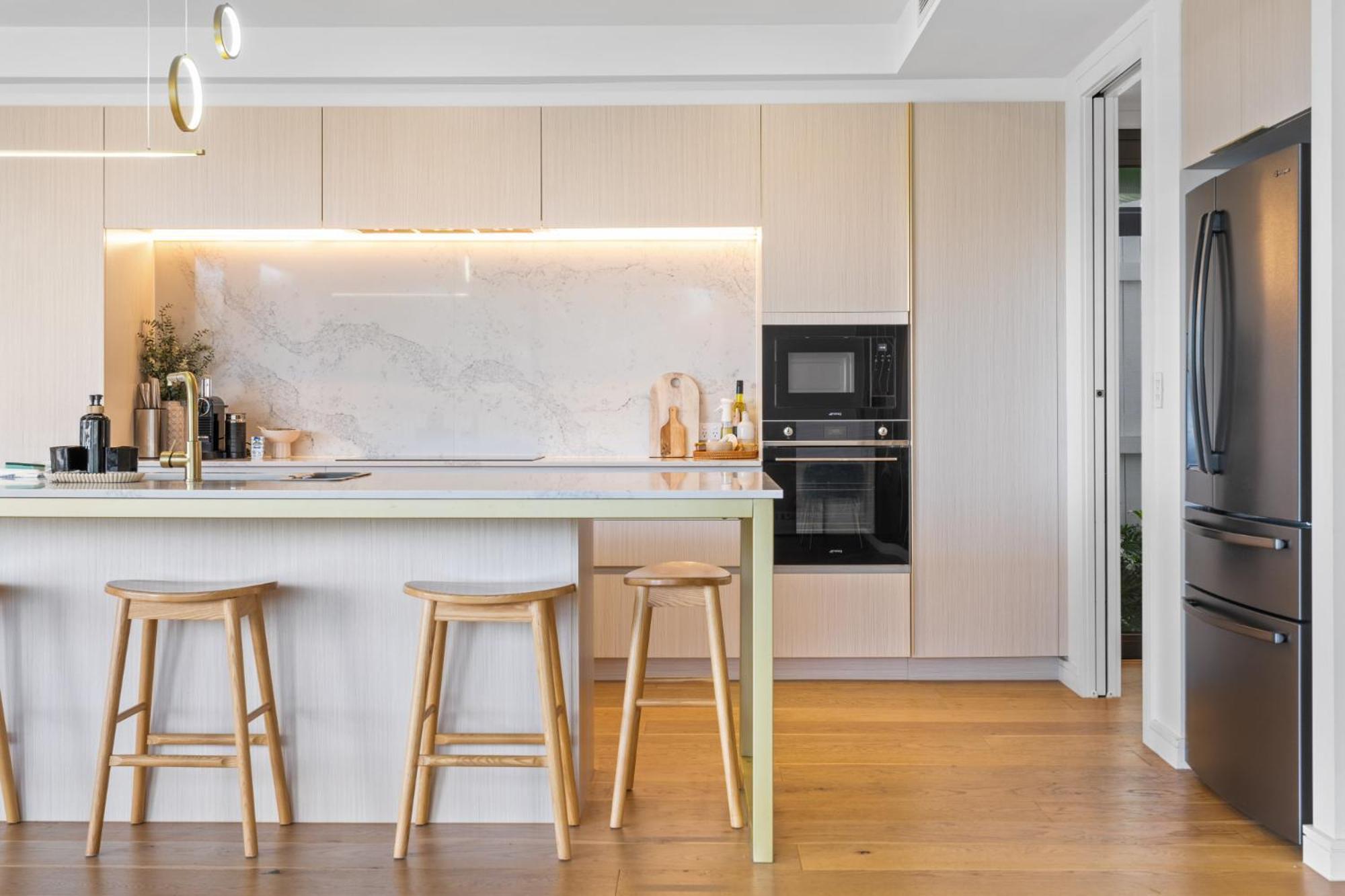 Deluxe 4-bed With Pool Pizza Oven & Fire Pit Brisbane
