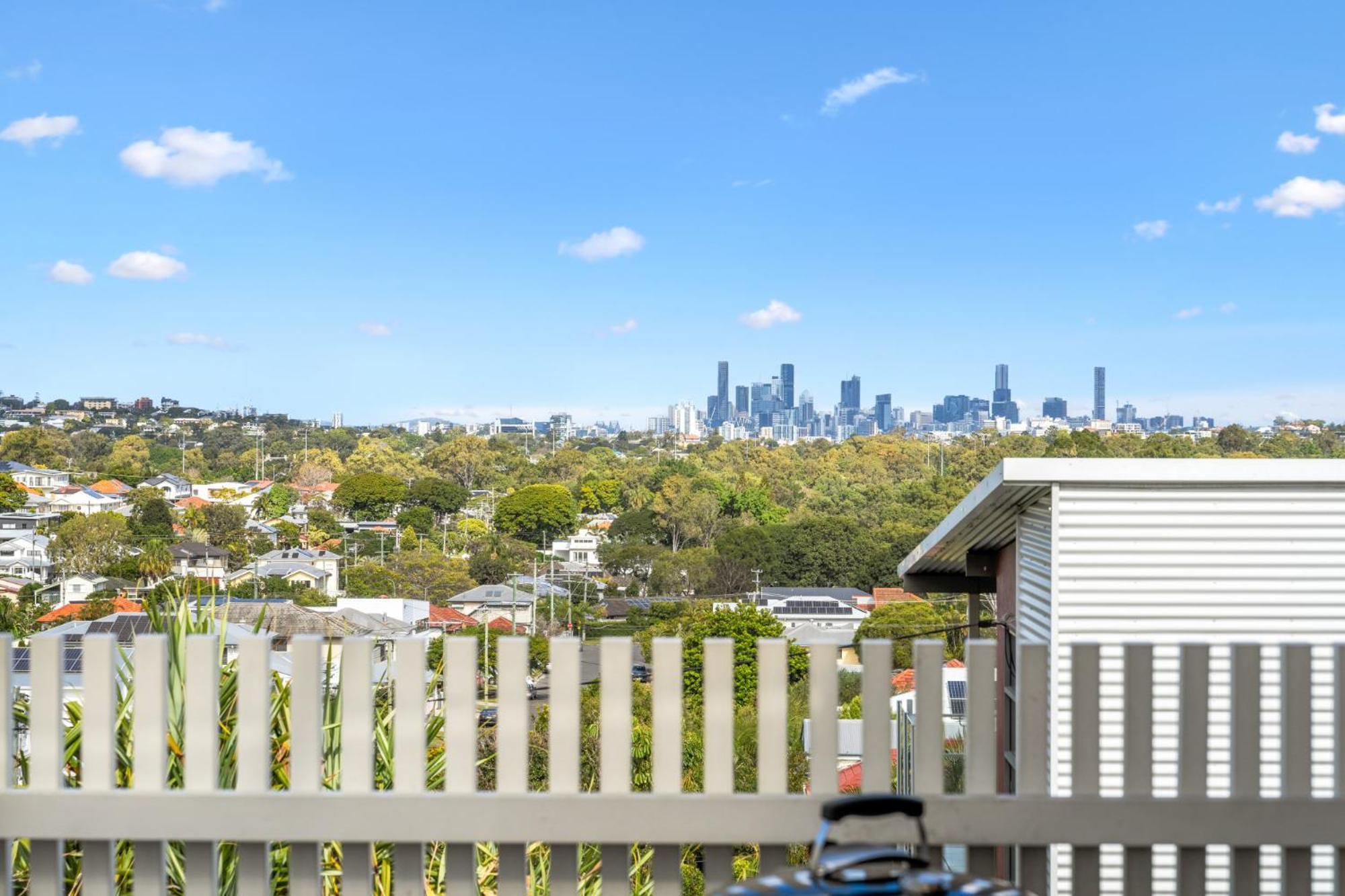 Deluxe 4-bed With Pool Pizza Oven & Fire Pit Holiday home Brisbane